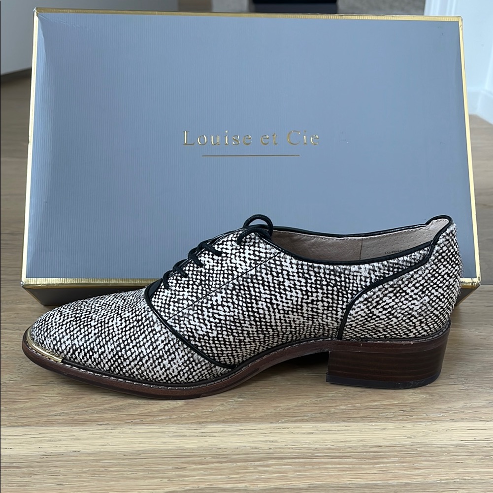 Brand New Louise Et Cie Black And White Flats With Classic Oxford Design